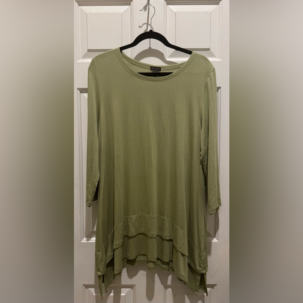 Coco + Carmen tunic size XXL